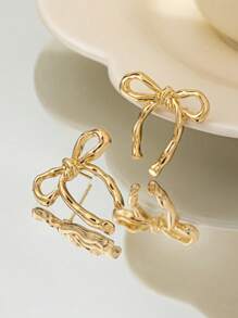 Versatile And Elegant Earrings, Women's European And American Gold Bow Earrings Are Hot Selling And Popular, Fashionable, Simple, Smooth And Elegant Earrings
