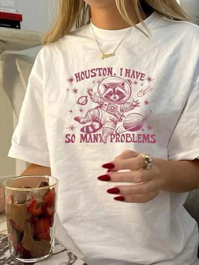 Women's Casual Short Sleeve T-Shirt - Houston Astronaut Raccoon Pattern With "So Many Questions" Slogan Print, White Pink Font, Spring Summer Lightweight Breathable Crew Neck Top, Machine Washable, Art Print Shirt, Retro Elegant Fabric