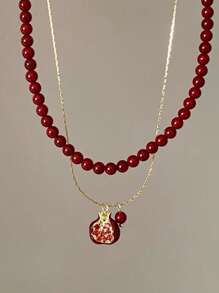 A Fashionable And Individualistic Rhinestone-Encrusted Double-Layered Necklace