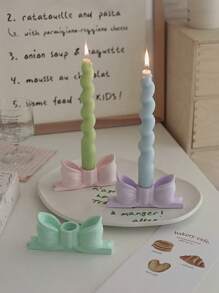 1pc Embossed Long-Pole Wedding Candle With A Bow Candle Stand, Retro Engraved Candle Decoration, French Decoration, Available In Multiple Colors Such As Pink, Blue, White And Green, Wedding Decoration, Home Decoration, Shooting Props, Romantic Candlelight Dinner Decoration, A Gift For Mom