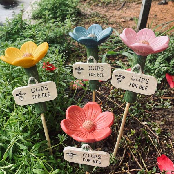 1pc New Insect Drinkers, Wild Honey Insect Feeding Drinking Cup, Suitable For Garden Decoration