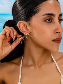 Versatile And Elegant Earrings, Women's European And American Gold Bow Earrings Are Hot Selling And Popular, Fashionable, Simple, Smooth And Elegant Earrings