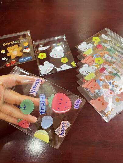 100 pezzi Sacchetti regalo OPP autosigillanti con stampa di gatti carini, orsi, fragole e frutti, piccoli sacchetti OPP trasparenti decorativi per biglietti d'auguri con stampe di animali, adatti per feste a tema, confezioni regalo promozionali