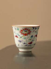 1 Stück/1 Set Ru-Brennöfen blühende Blumen Teetasse, Keramikmaterial, luxuriöser retromoderner Kung-Fu-Tee-Zeremonie-Becher, elegante Teetasse zum Empfangen von Gästen und Freunden, Geschenkbox-Verpackung zum Verschenken, geeignet für Nachmittagstee und Kaffee zum Schulbeginn