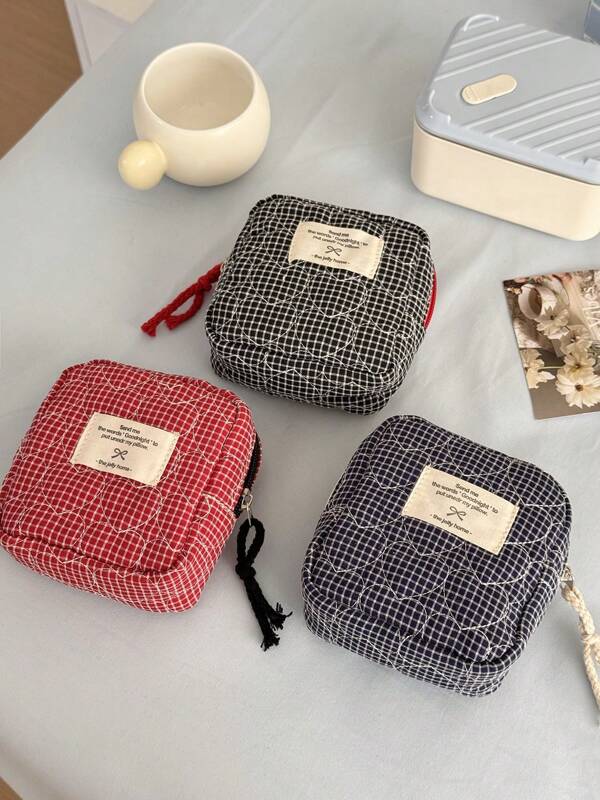 1 Pc Mini Plaid Square Makeup Bag Portable Quilting Heart Small Lipstick Storage Pouch Zipper Design Suitable For Cosmetic Lipstick Jewelry Tissues Sanitary Napkins Bag