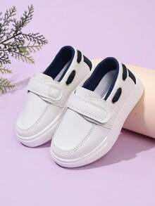 男女通用儿童白色抽绳装饰平底休闲运动鞋，魔术贴闭合，舒适适合户外运动、休闲、散步、跑步