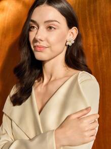 1 par de pendientes de perlas barrocas falsas, adecuados para el uso diario de las mujeres, regalos de Navidad e invierno