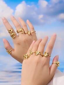 1pc Fashionable Gold 26 Letter A-Z Copper Gold Plated Retro Coin Style Adjustable Ring, Suitable For Women Daily, Beach, Party, Holiday Wear, Gift For Couple And Friends