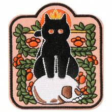 1 Stück schwarze Katze mit Krone Stickerei Patch, Katzenpfoten auf Schädel Design, Halloween Dekor Abzeichen Patch, geeignet für Kleidung, Taschen, Hüte und Rucksäcke, modischer und strapazierfähiger Stoff-Aufkleber, einfach zu aufzubügeln
