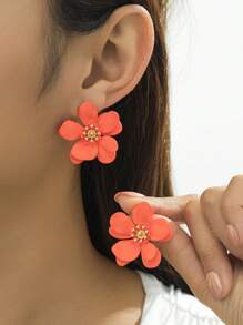 1 Pair 3D Lifelike Summer Vacation Asymmetrical Layered Orange Five-Petal Flower Stud Earrings, Suitable For Women Travel, Dating, Daily Wear