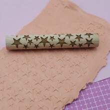 لف خشبي بطول 10 سم للطين البوليمري DIY، للنقش والنسج على الخزف والسيراميك بنقوش أشكال الأزهار والأوراق والشمس والقلب والموج والقشرة الخشبية والنجمة