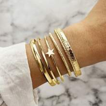 Conjunto de 6 pulseiras exclusivas com abertura assimétrica em formato de estrela para mulheres