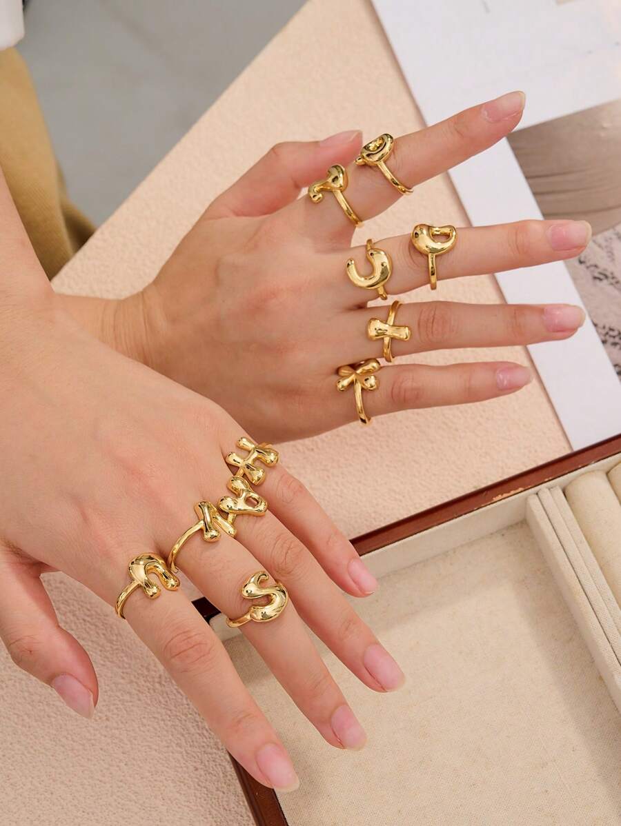 1pc Fashionable Gold 26 Letter A-Z Copper Gold Plated Retro Coin Style Adjustable Ring, Suitable For Women Daily, Beach, Party, Holiday Wear, Gift For Couple And Friends