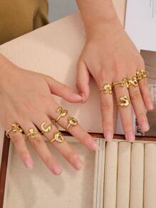 1pc Fashionable Gold 26 Letter A-Z Copper Gold Plated Retro Coin Style Adjustable Ring, Suitable For Women Daily, Beach, Party, Holiday Wear, Gift For Couple And Friends