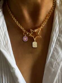 1 件钻石星形登山扣，配有字母吊坠和蝴蝶吊坠，适合女士佩戴，适合在高端派对上佩戴。