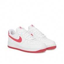 Nike Giày thể thao nữ Air Force 1 '07 màu trắng/hồng nhạt DC9486-102 - Trắng/Hồng cúc - Xem 2