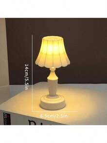 1 Stück Europäischer Retro Mini Tischlampe - Warmweiße LED Beleuchtung Nachtlicht, batteriebetriebene Lampe mit weichem Licht zum Schutz der Augen, Dekoration für Feiertage, Partys, perfektes Geburtstagsgeschenk, Palast-Stil Lampe, Schlafzimmerdekoration - Blumen Atmosphäre Licht, ideale Schreibtisch- und Nachttischdekor, Geschenk für Vater-/Muttertag, Büro Dekoration Lampe, für Schlafzimmer, Zimmer, Wohnzimmer, Küche, Schreibtisch, Hochzeit, Wohndekoration, INS-Stil dekorative Lampe, einfach kreative Blütenknospen Mini Tischlampe