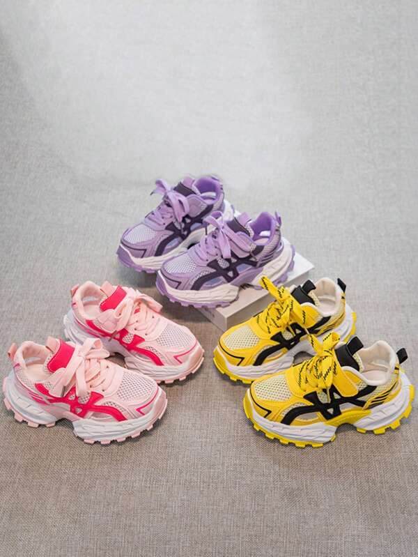 1 par de zapatillas deportivas para niños con parches de malla, bloques de color y rayas, transpirables, con suela amortiguadora y antideslizante, de moda para niños y niñas