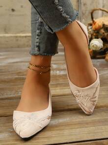Floral Embroidered Women Slip-On Flats, Pointed Toe Casual Ballet Shoes, Elegant Fashion Low Vamp Loafers, Suitable For Commuting, Work, Flight Attendant, Nurse, Chinese Style Lightweight Slouchy Shoes - Beige - View 4