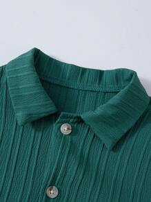 Set de 2 piezas para niños: Outfit casual de verano de color liso, camisa y shorts, estilo básico y simple