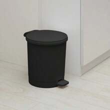 1pc Black Plastic Indoor Trash Can Combines Style, Convenience And Durability To Make Trash Disposal Easy And Efficient, Withstanding Daily Use While Maintaining A Tidy, Modern Aesthetic