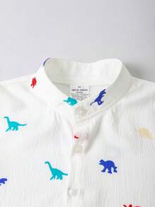 Conjunto de 2 piezas de camiseta y pantalones cortos con estampado de dinosaurio para niños en verano