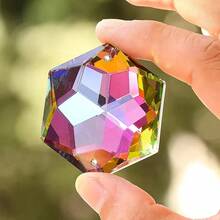 48mm Schneekristall Prisma Sonnenfänger, hexagonaler hängender Regenbogenmacher-Kristall, Kronleuchter Anhänger, Gartendekoration, einseitig bunt