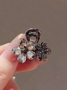 2 pièces Accessoires pour cheveux en alliage, strass et cristal avec décoration florale, élégants pour chignon. Petits clips à cheveux romantiques et luxueux convenant pour le quotidien, le travail et les soirées formelles