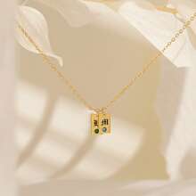 925er Sterling Silber individuell gestaltbare Initialen Halskette mit Geburtssteinen! Perfekt als Geschenk für Familie, Mutter, Oma, Liebste oder beste Freunde. Ideal für Geburtstage, Jahrestage oder den täglichen Gebrauch. Jeder Anhänger zeigt eine einzigartige Initiale kombiniert mit einem leuchtenden Geburtsstein