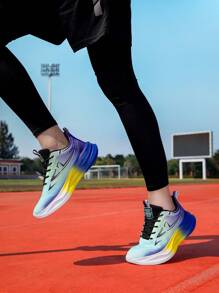 Nuove sneaker casual con zeppa nascosta estive da uomo, sneaker alla moda da studente, scarpe da ginnastica sportive versatili