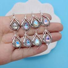 8 pièces Ensemble de charms feuille éblouissants en rose, blanc et violet - Pendentifs en alliage de zinc réactifs aux UV pour fabrication de bijoux DIY, fournitures pour la confection de boucles d'oreilles et de bracelets plaqués argent