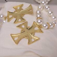 1 pièce Grand collier de pendentif croix pour femmes, conception esthétique, collier ras-de-cou avec perles de verre