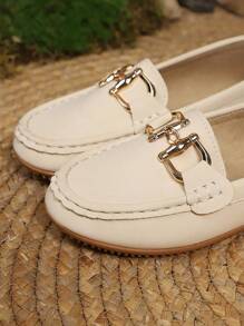 Plus Size Lightweight Slip-On Casual Loafers, Handmade Lace, Metal Buckle Accents, Soft Sole, Sweet Daily Wear Flats For Women, Spring/Autumn, Apricot