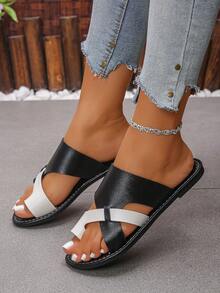 全新夏季青少年交叉带人字拖凉鞋，黑白撞色，平底，适合学生，时尚，休闲，露趾，双色，假日，派对，角斗士设计，防滑，耐用，圆头凉鞋