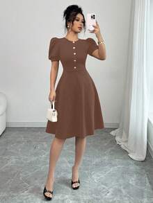 Đầm ngắn tay dáng suông màu trơn cài cúc kiểu dáng thanh lịch dành cho nữ, thích hợp cho mùa hè. - Cà phê - Xem 7