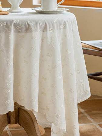 1 件白色纯色 3D 刺绣蝴蝶结花朵桌布，清新优雅浪漫风格带裙摆，适合婚礼、日常家居装饰