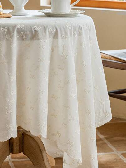 قطعة واحدة من مفرش الطاولة الأبيض ذو اللون الأحادي المطرز ثلاثي الأبعاد بزهرة الفيونكة، أنيق وأنيق بطراز رومانسي، مناسب للزفاف والديكور المنزلي اليومي