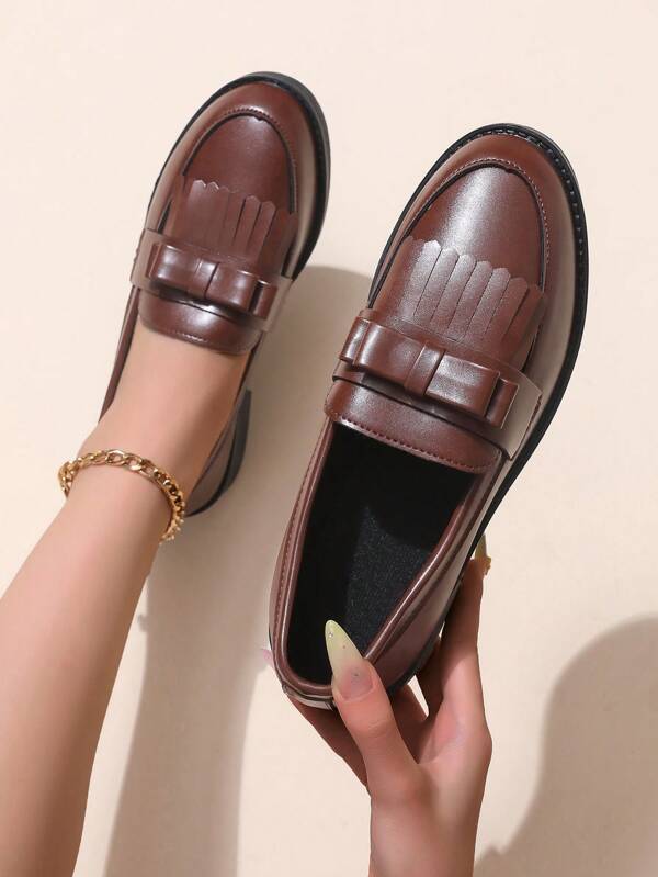 Zapatos planos de tipo "Mary Jane" para mujer en color marrón - Elegantes mocasines de punta redonda, con hebilla, suela de goma, decoración de borla y lazo, zapatos cómodos para todas las estaciones, versátil Mary Jane clásico