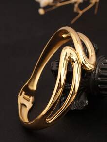 1pc Stainless Steel 18K Gold Plated Hollow Asymmetric Arm Cuff Bracelet, Spring Bangle, Vintage Elegant Fashion Versatile, Suitable For Women Office Commute Wear