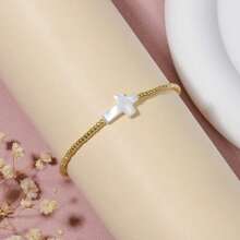 1 Stück legeres minimalistisches Perlen-Armband mit 4-Blatt Klee und Muschel, verstellbar, geeignet für den täglichen Gebrauch von Frauen und für den Urlaub, tolles Geschenk für den Geburtstag