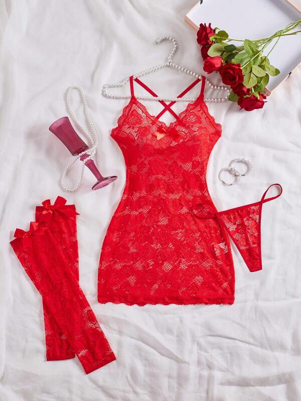 Lingerie sexy, ensemble robe-harnais érotique rouge romantique. Conçu de manière , il stimule une imagination sans limites et dégage une atmosphère romantique.