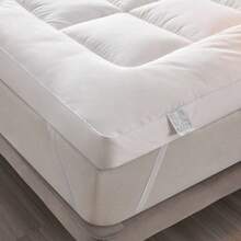 Protector de colchón de hotel blanco - Colchón ultra suave y amigable con la piel de 2.36-3.2 pulgadas de grosor, almohadilla esponjosa y transpirable para tatami, dormitorio y campamento - Diseño antideslizante de temporada todo terreno con respaldo antideslizante