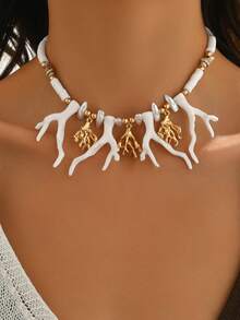 1件夏日节日手工串珠项链，饰有鹿角、珊瑚枝和天然贝壳饰物，女士时尚首饰 - 适合日常搭配、海滩度假、摄影和约会。天然贝壳材质、形状和表面图案随机。