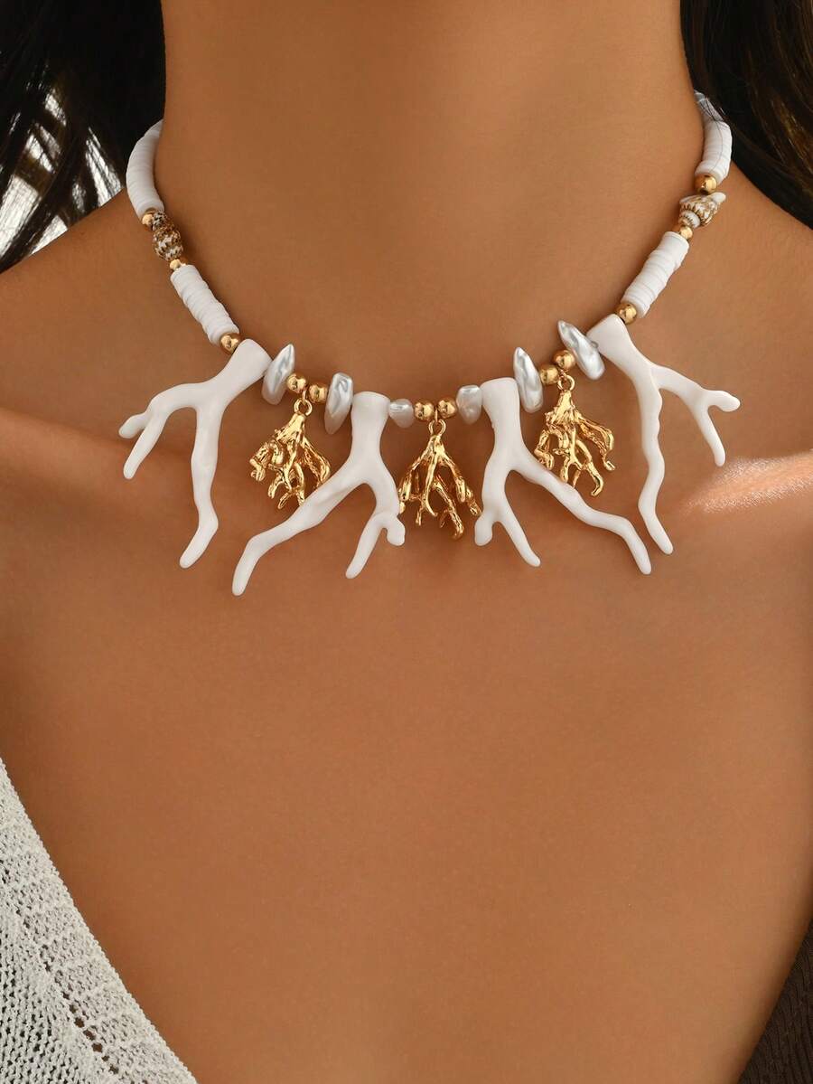 1件夏日节日手工串珠项链，饰有鹿角、珊瑚枝和天然贝壳饰物，女士时尚首饰 - 适合日常搭配、海滩度假、摄影和约会。天然贝壳材质、形状和表面图案随机。