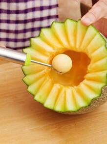 Trancheuse à pastèque et cuillère à fruits tout-en-un, pratique pour les pique-niques et le camping afin de créer des moments gourmands amusants, créateur de bonheur d'enfance ! Ensemble trancheuse et cuillère à pastèque, forme amusante pour jouer avec les fruits, indispensable pour l'interaction parent-enfant, laissant de doux souvenirs de dégustation de pastèque