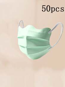 50 piezas/paquete; Tamaño de la máscara: Ancho 9.5cm, Longitud superior 17.8cm, Longitud inferior 19cm; Máscara protectora con forma de mariposa que realza la belleza, disponible en varios colores para satisfacer el deseo de belleza e individualidad de las personas. Mientras protege la salud, también puede mostrar el sentido de la moda personal; El diseño ergonómico crea un producto de máscara cómodo y de moda.