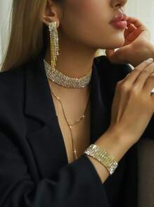 Conjunto de 4 piezas de joyería de lujo con colgante, aretes y pulsera con cristales negros y borlas, un regalo perfecto para estudiantes, parejas, novias o uso diario. Joyería versátil y elegante.