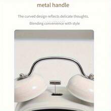 ساعة منبه صغيرة الحجم ذات صوت عالٍ وتصميم أنيق، تعمل بالبطارية والشحن عبر USB، مناسبة للاستخدام في غرفة المعيشة والنوم والمكتب، وتصلح كهدية لمناسبات الشكر والميلاد، ديكور منزلي