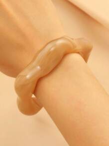 1 Stück elegantes und einzigartiges mehrfarbiges offenes Armband für Frauen, modischer Schmuckzubehör mit asymmetrischer welliger Linie und Farbverlauf aus Harz, hervorragend für den täglichen Gebrauch, am Strand, zum Reisen und als Geschenk