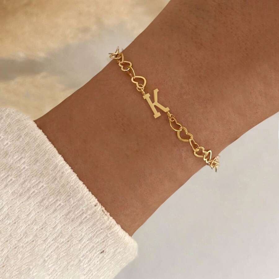 1 pieza Brazalete de cadena de acero inoxidable dorado con inicial simple y en forma de corazón para mujeres